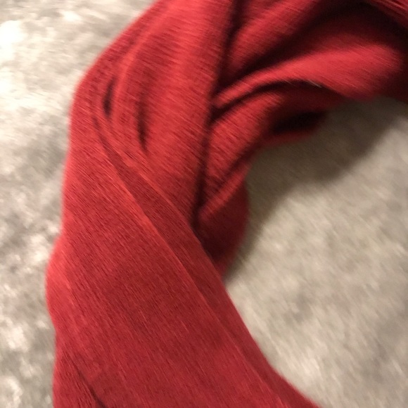 **Beautiful** Burgundy Infinity Scarf! - Picture 3 of 3
